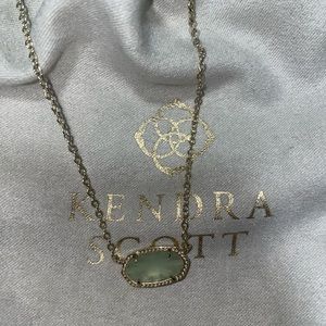 KENDRA SCOTT ELISA PENDANT NECKLACE